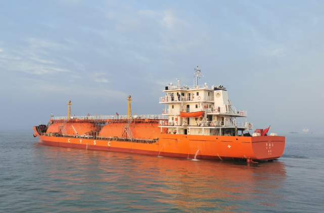 国内首艘高标准绿色智能lpg内河运输船在扬交付