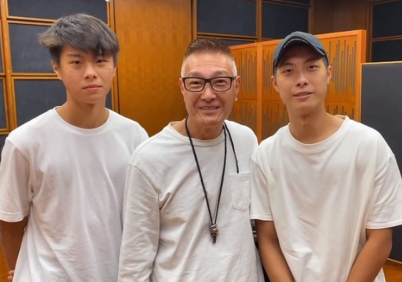 知名打星卢惠光近况,狭小住所做家务动作熟练,已当单亲爸爸16年_腾讯