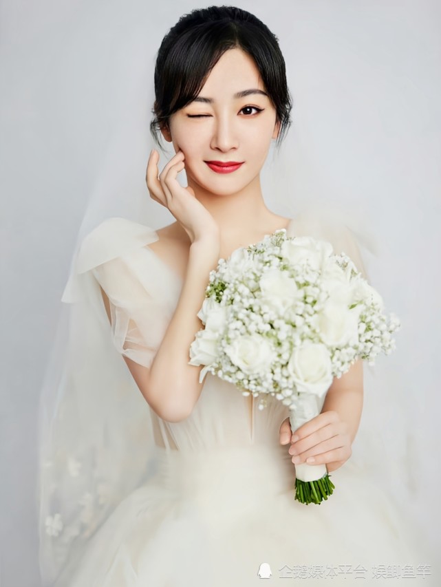 30岁杨紫这么恨嫁?穿上婚纱妥妥最美新娘,捧花要抛给哪位伴娘呀?