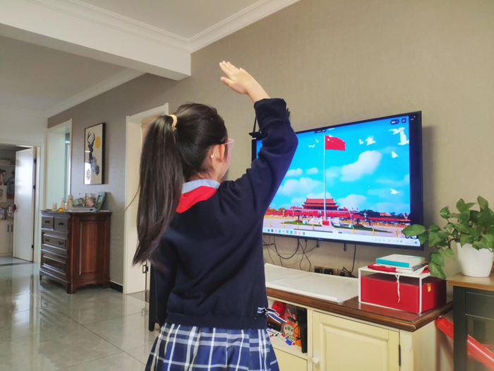 红领巾心向党 强健体魄创未来 二七区永安街小学线上升旗仪式_腾讯