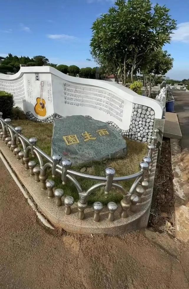 张雨生去世25年，丧女丧子又丧夫的张妈妈，选择让人泪目_腾讯新闻