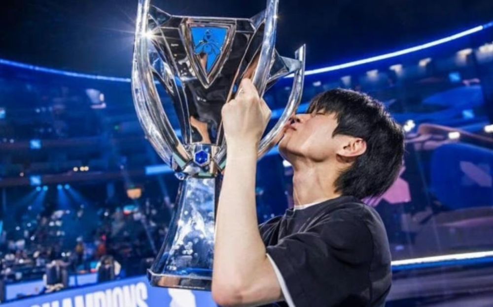 s赛冠军阵容图火了s12下野入选最弱阵容s8theshy成最强上单