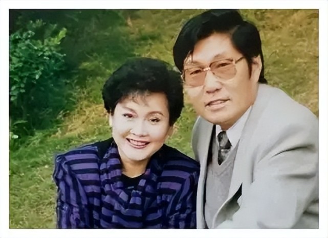 职业关系相近,拥有很多共同话题,婚后生活幸福,生了一个儿子金圣权