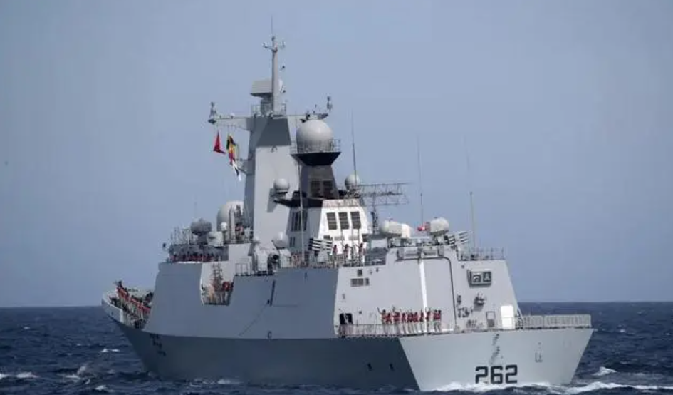 巴基斯坦热议引进航母，中国军迷：辽宁舰有下家了？怎么画素描