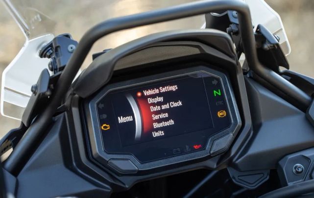 川崎versys 650新款上市,增加tcs,全彩仪表,售价7.98万