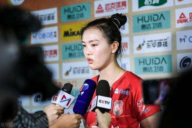 拒绝退役！女排美女国手疑似已恢复训练，复出时间将近或再造惊喜语音王卡