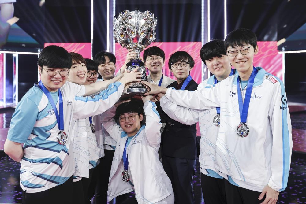 一文读懂:英雄联盟s1-s12赛季历届s赛冠军胜率,哪一届最碾压?