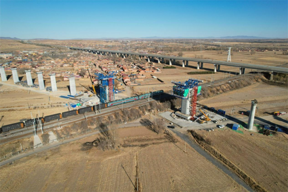 丰镇特大桥跨大准铁路(48 80 48)m转体连续梁施工记者从内蒙古高速