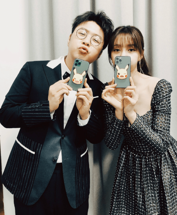 杜海涛晒沈梦辰视角打网球照,背影瘦瘦高高好有少年感,像变了个人