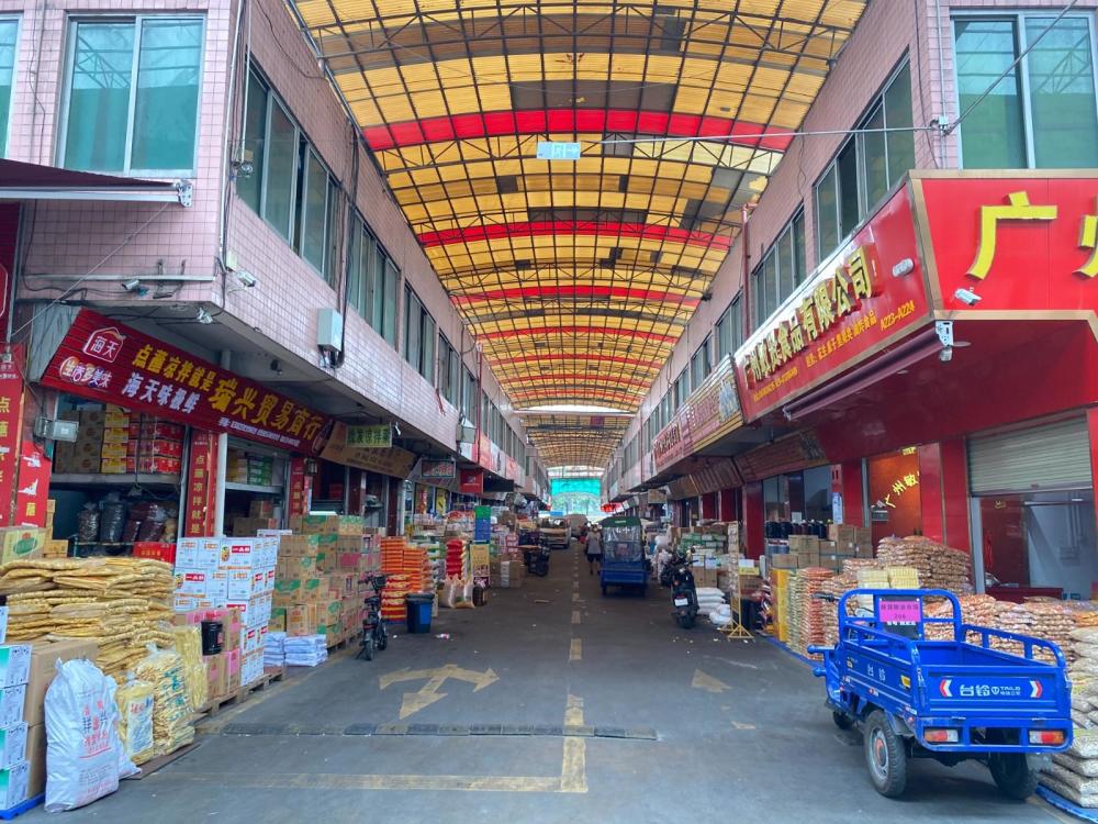 新源粮油市场近期也参照江南市场的模式,加强各项防疫管理