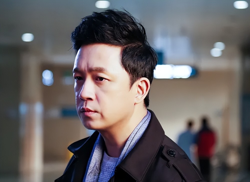 潘粤明凌晨3点发文示爱,"想你和作死有区别吗",疑似有新恋情_腾讯新闻