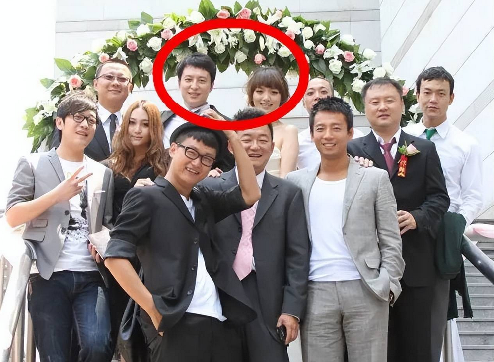 从李晓峰和王翀的婚礼来宾也看得出来,来捧场的有不少名人.