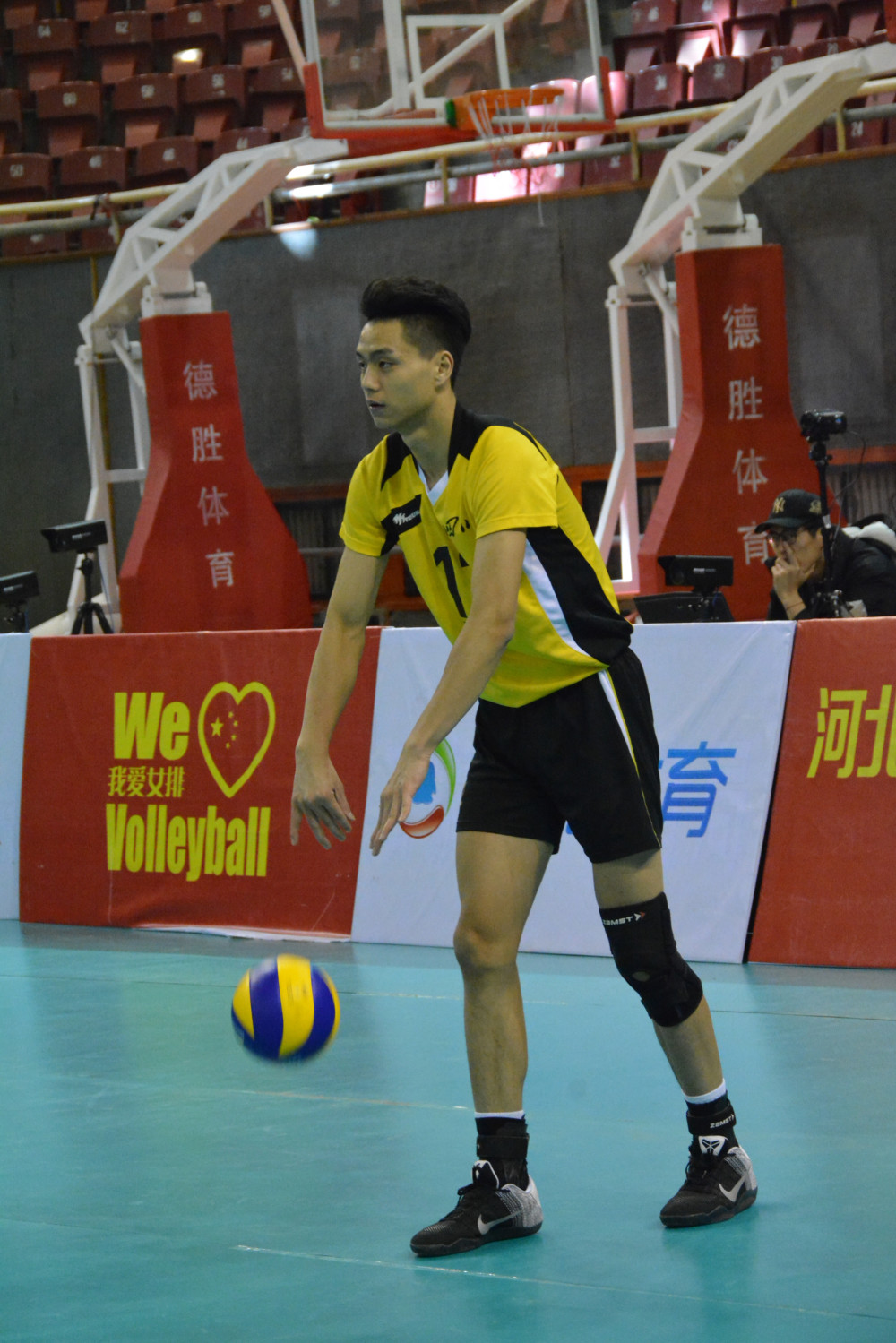 中国男子排球运动员的"形象之光"-郭顺祥之16岁嫩照