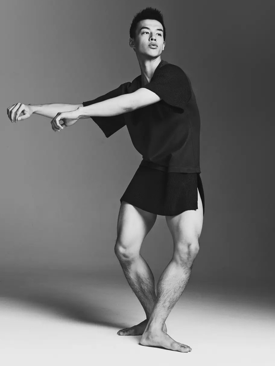 尹昉在娱乐圈里不红,不过他在另一个圈子里,早已红得发紫_腾讯新闻