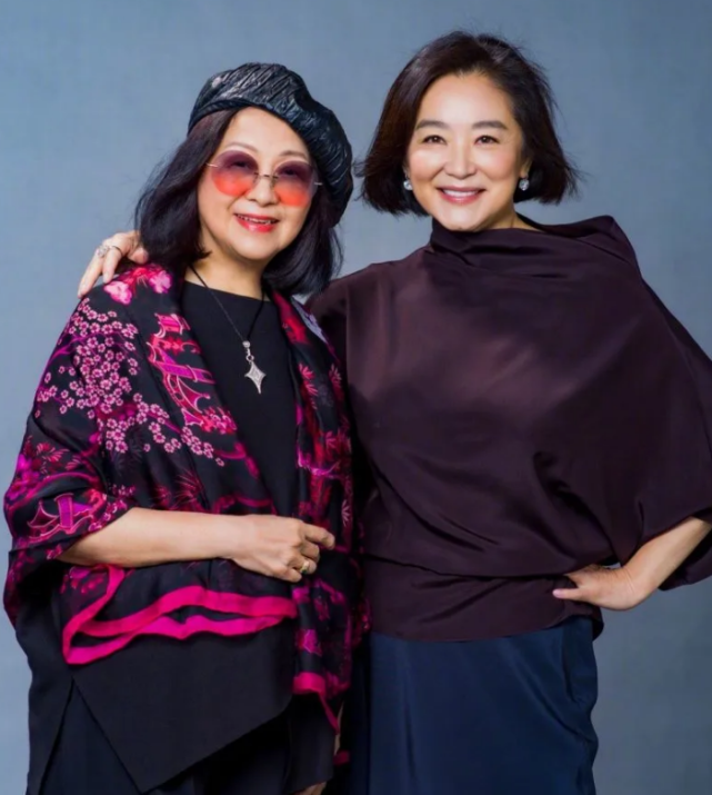 杨幂还在美颜看看68岁林青霞50岁陈慧琳的近照真冻龄美人