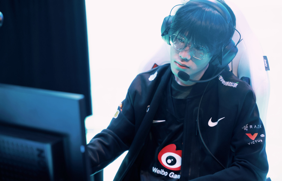 theshy确诊新冠被隔离网友看后表示希望早日康复