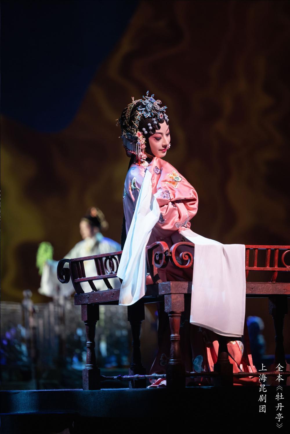 上海昆剧团全本《牡丹亭》首演,老艺术家倾囊相授,成就新一代主演_腾