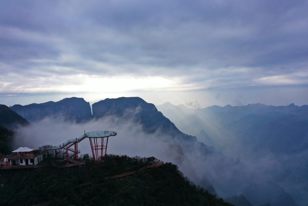 黑龙江游客自驾三天奔赴张家界的秋色:和想象中一样美!