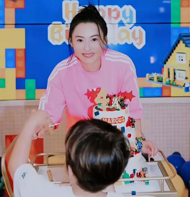 张柏芝为三胎儿子办生日宴会,小王子褐黄色头发亮眼,生父身份成谜