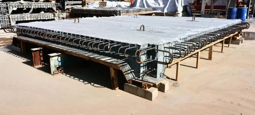 新材料新工艺uhpc超高性能混凝土华夫型桥面板在桑园子黄河特大桥成功