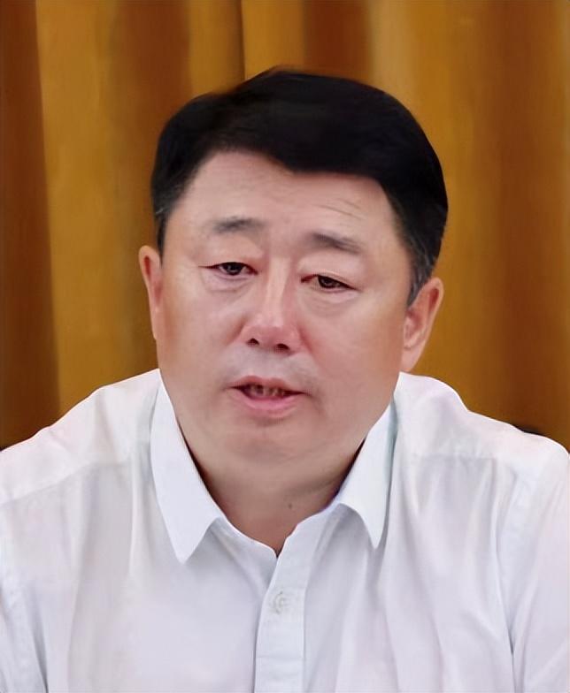 新疆生产建设兵团纪委书记 姜新军:更加坚定自觉做到"两个维护"_腾讯
