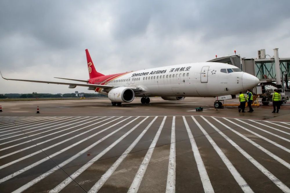 這標誌著無錫-東京飛向日本東京成田國際機場從蘇南碩放機場騰空而起