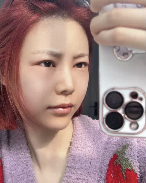 女主播晒素颜照,水友称大哥连夜跑路;周二珂回归直播,自曝不直播的