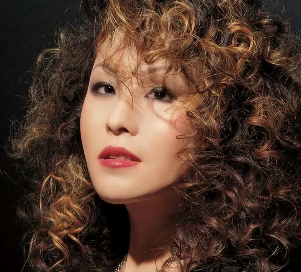 "摇滚一姐"罗琦近况曝光,容颜十分苍老,这些年都经历了什么?_腾讯新闻