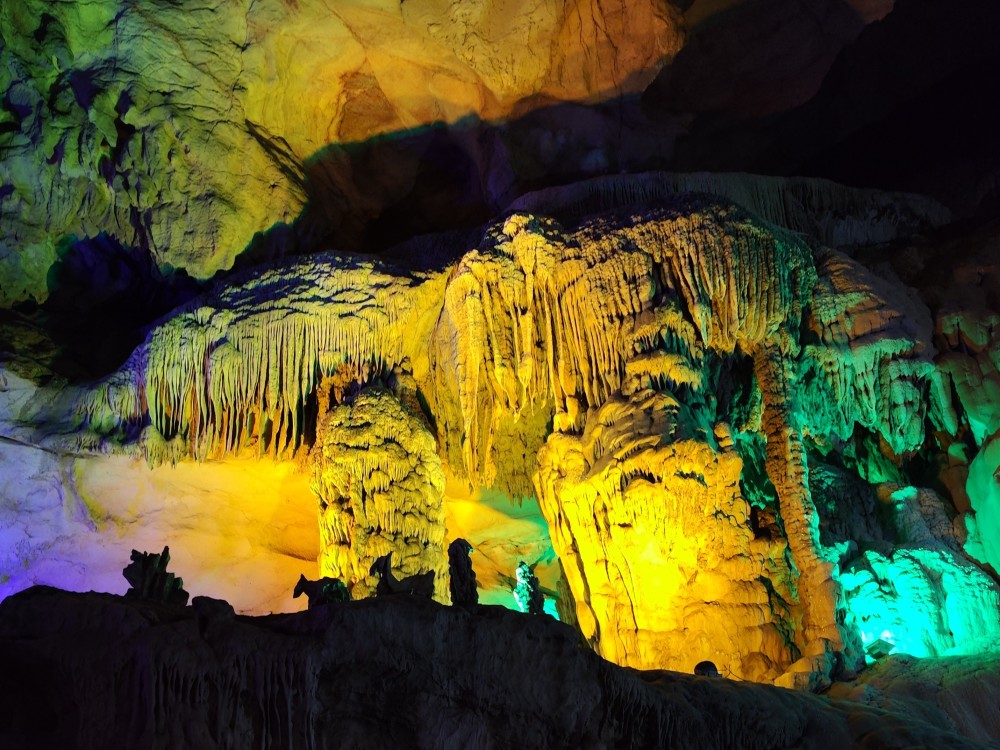 郴州万华岩,溶洞,地下河和天坑,感叹大自然的鬼斧神工