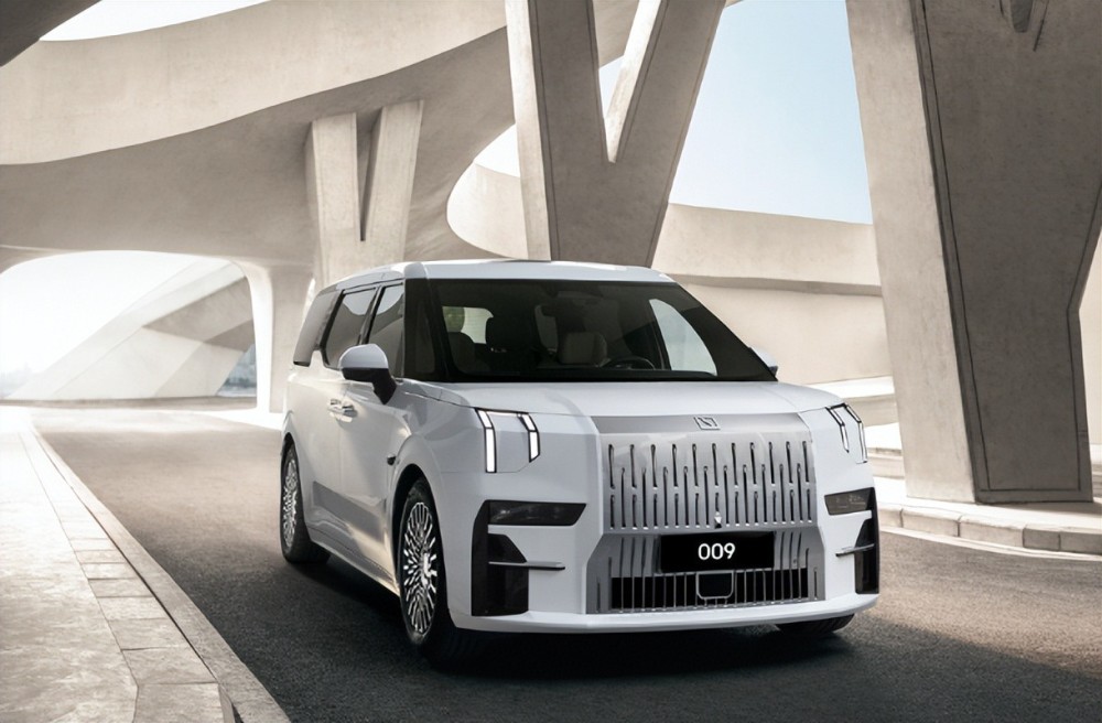 纯电车到底安不安全?极氪009交出完美答案!_腾讯新闻