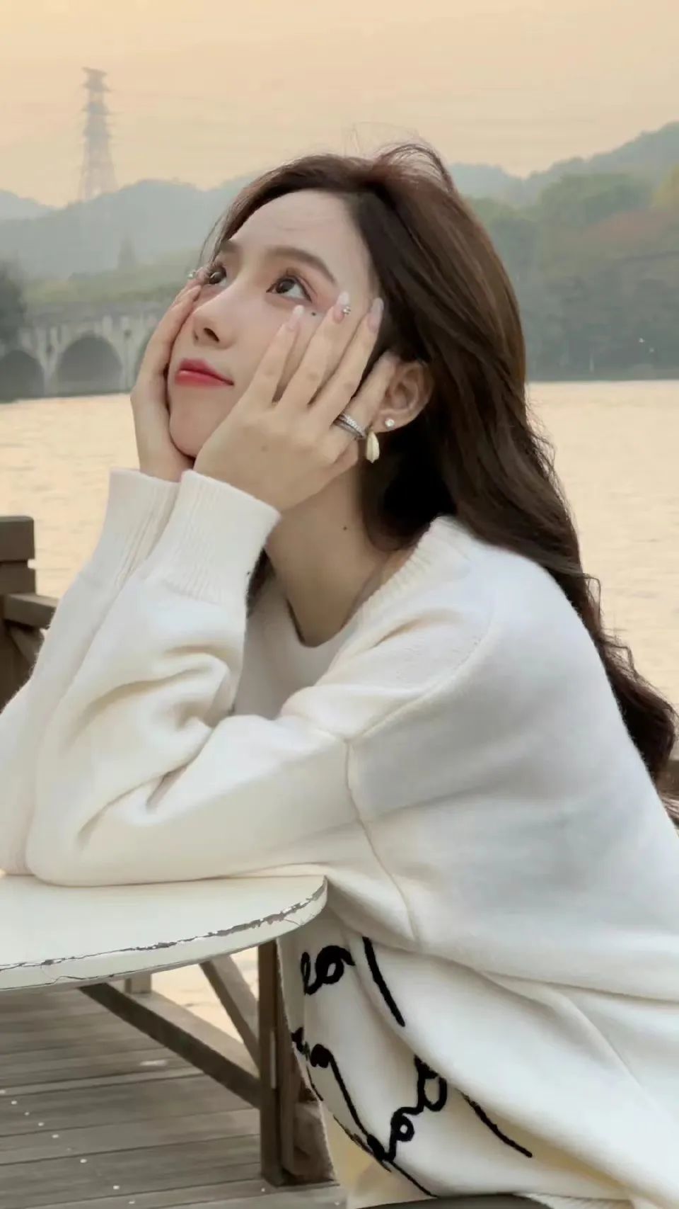 【见闻1984】姜允儿晒照道早安,炉石传说已开放退款通道_腾讯新闻