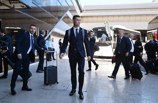 因为此后无论是在尤文图斯还是在曼联,c罗始终都没有找到真正的开心和