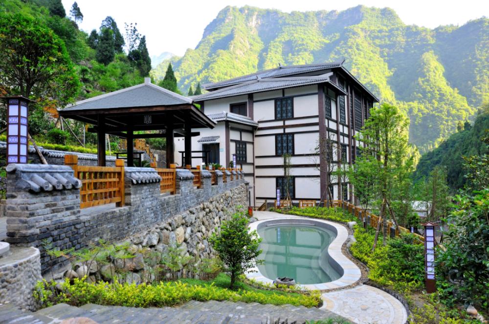 鹿亭溫泉女皇溫泉天賜溫泉住宿及美食推薦布穀布穀(生態康養谷)雲頂美