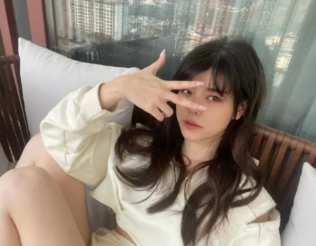 沫子和智勋打赌输了之后被要求晒清凉照片虎狼之词形容身材