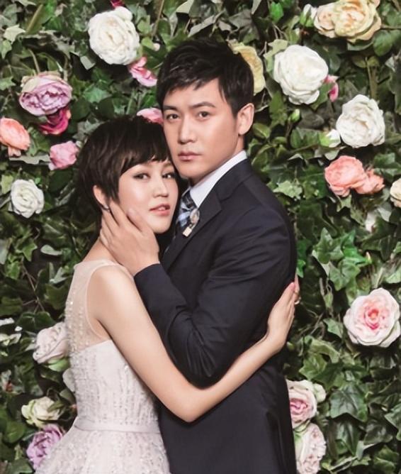 众所周知,现年46岁的鲍蕾是演员陆毅的老婆,年轻时候的她同样是位演员