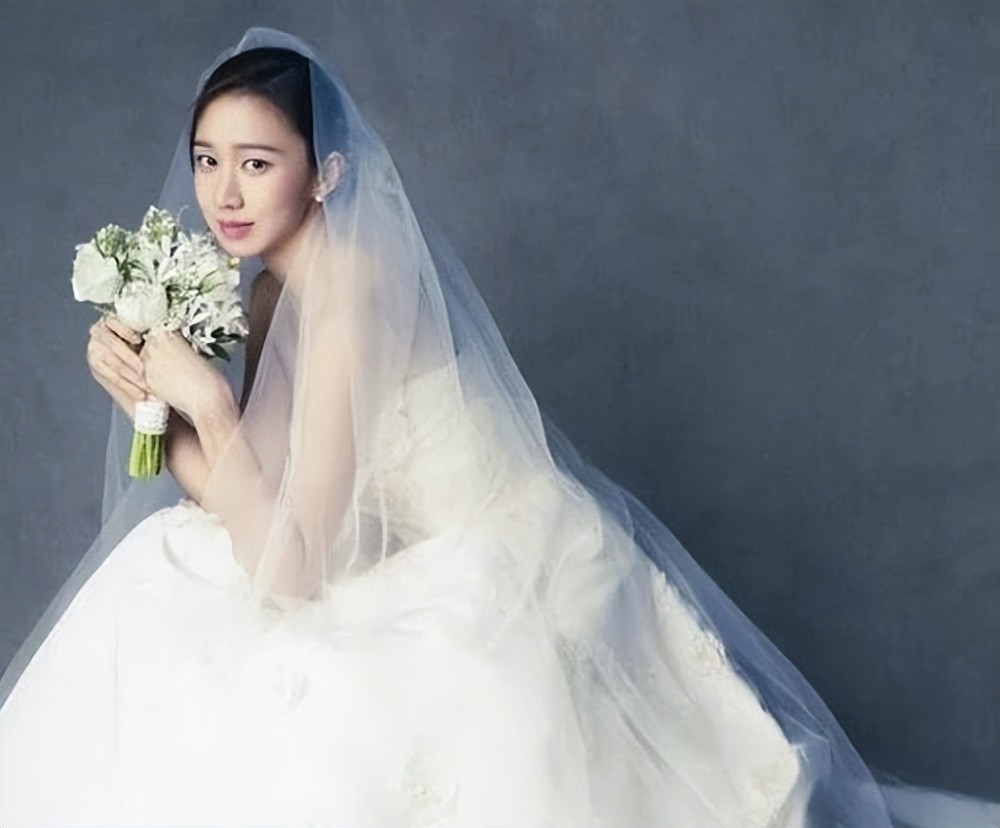 韩国女演员高圣熙举行私人婚礼与圈外新郎结婚成为11月的新娘