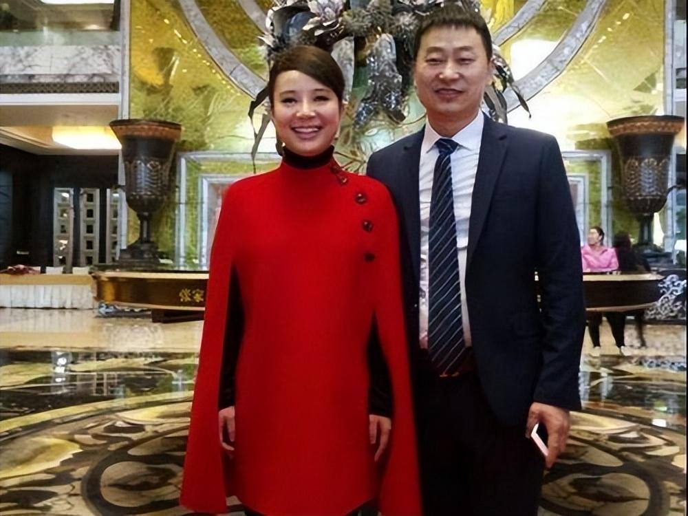 盲人歌手刘赛24岁获星光大道总冠军如今与丈夫相濡以沫