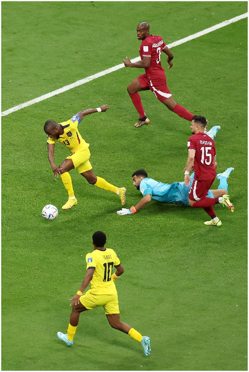 糟糕的首秀:东道主的"功夫足球"和门将的"武术动作"_腾讯新闻