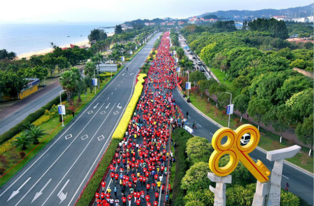 厦门市体育局供图据悉,本届厦马赛事规模为28000人,仅设置全程马拉松