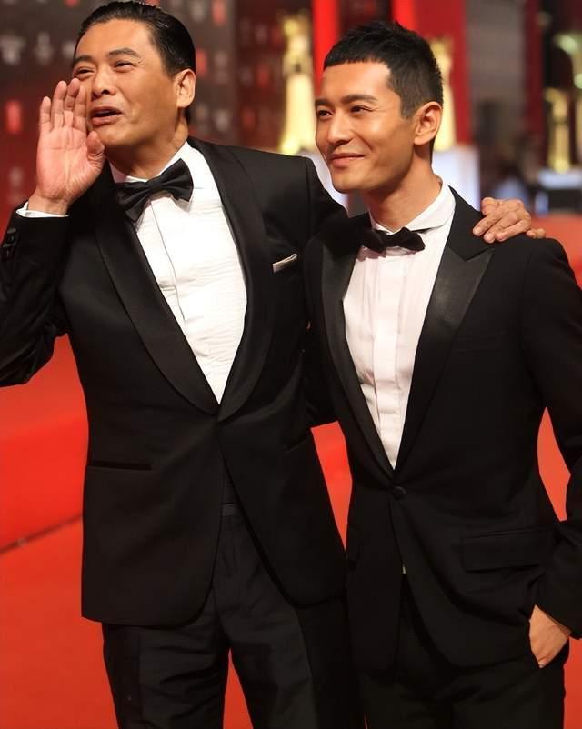 米八的周润发稍矮一些,实际上却矮了半头,想必这179cm的身高怕不是真