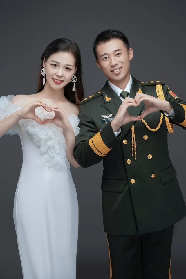 杨蓉蓉的爱情第73集团军某旅中尉参谋施成从相识到相知再到相爱一个是