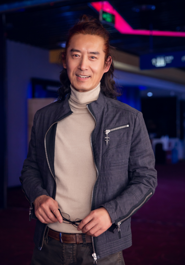 著名演员马跃:父母都是老师,努力演戏证明自己的选择是对的_腾讯新闻