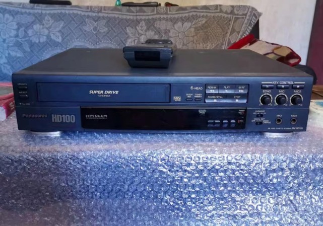 90年代家用VHS录像机_腾讯新闻