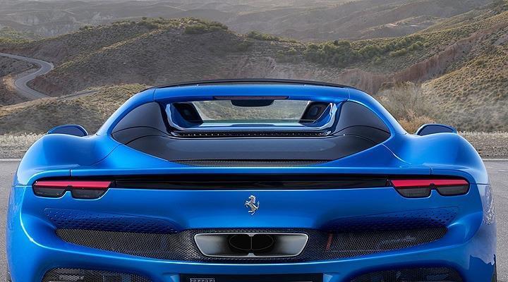 久违的意大利阳光,我特意开了法拉利296 gts来享受_腾讯新闻