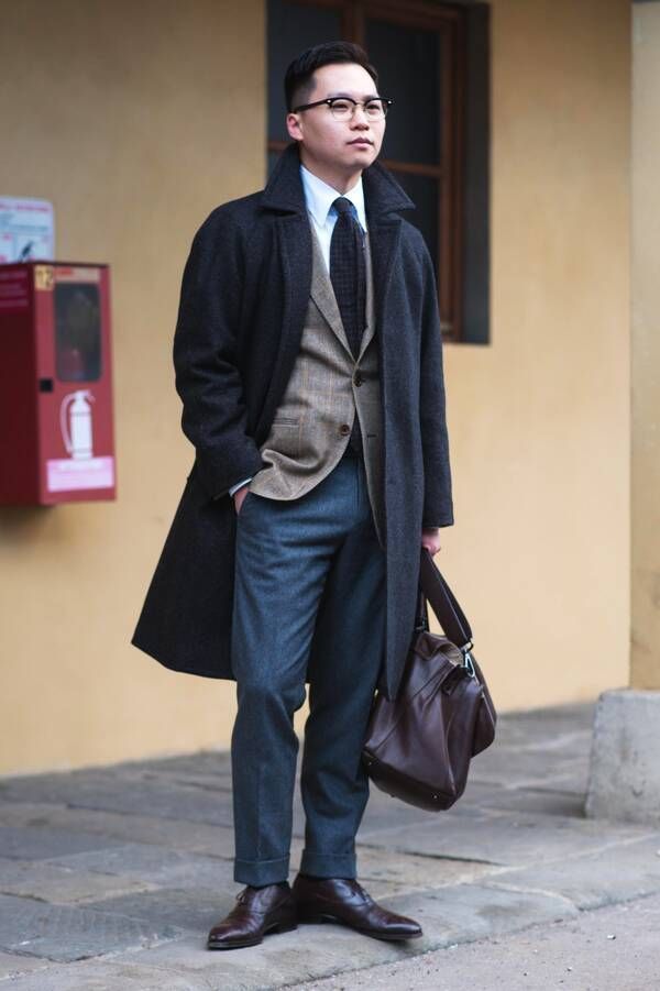 中年男人,穿西服,大衣不会配皮鞋,看靳东就知道了 - 男生不会穿衣打扮