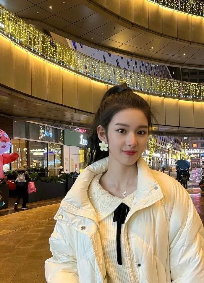 北大校花美少女,从小到大都是女神级人物?_腾讯新闻