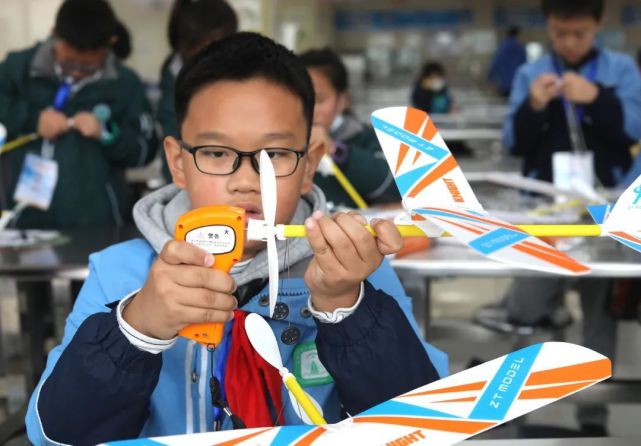 2022年镇江市青少年航空模型竞赛举行