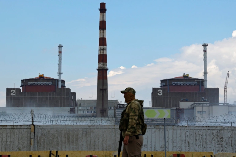 俄乌冲突又一个爆点，欧洲最大核电站连续爆炸十几次，西方真急了1点新闻资讯