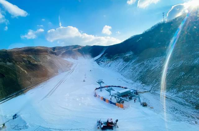 长白天下雪燃延吉梦都美滑雪场体验全方位的滑雪快乐