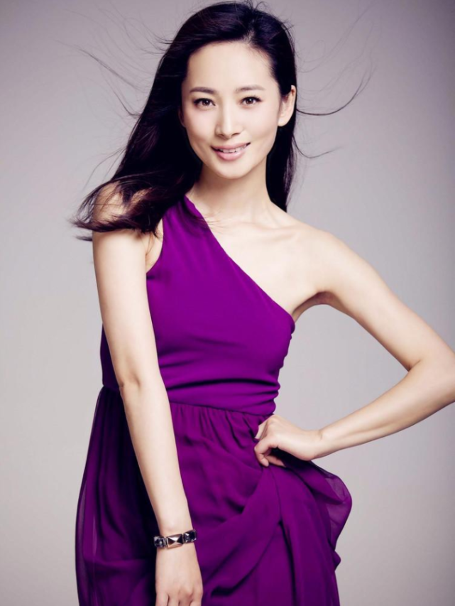 低调女星徐筠踏实演戏幸福生活嫁演员丈夫一家四口其乐融融